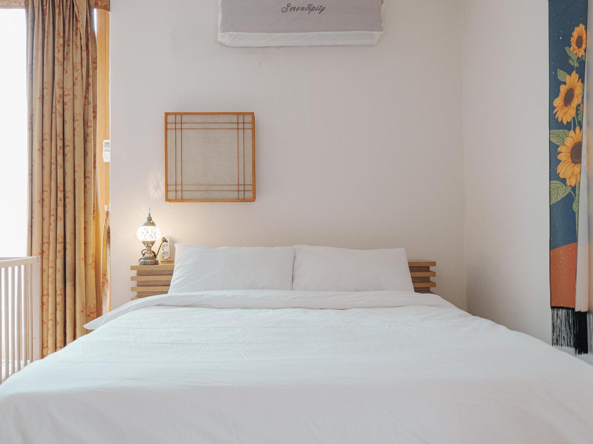 Comfortable 10 Min From Hongik University, 5min From Gajwa Station With Baby Products, 4 Bedrooms 8 People * Seoul