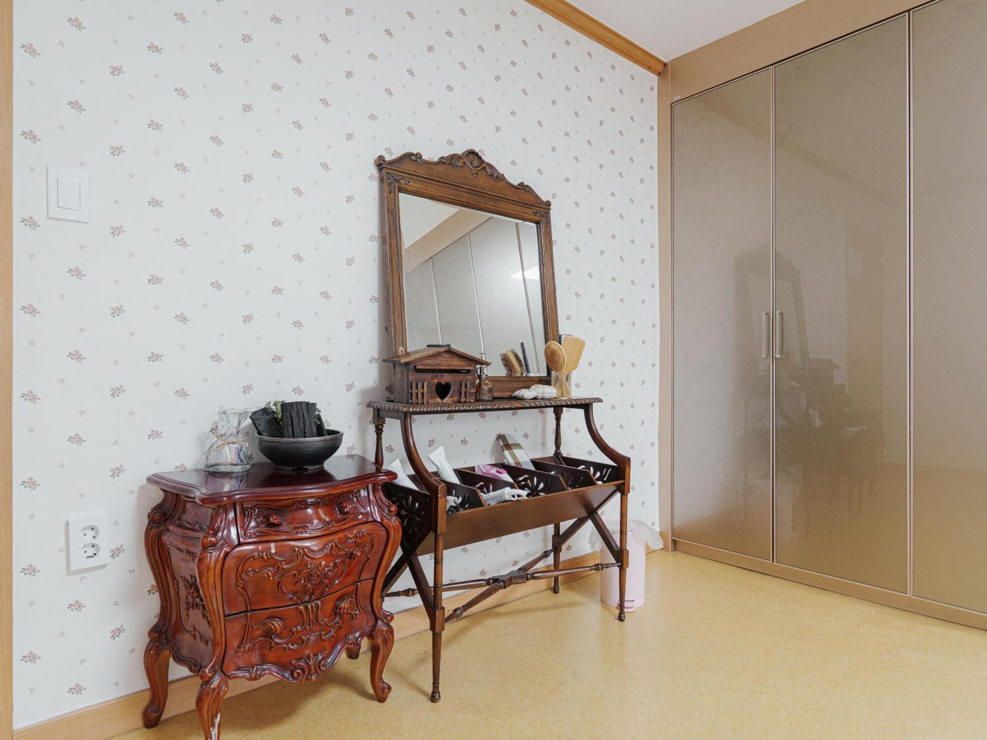 Comfortable 10 Min From Hongik University, 5min From Gajwa Station With Baby Products, 4 Bedrooms 8 People Apartemen *