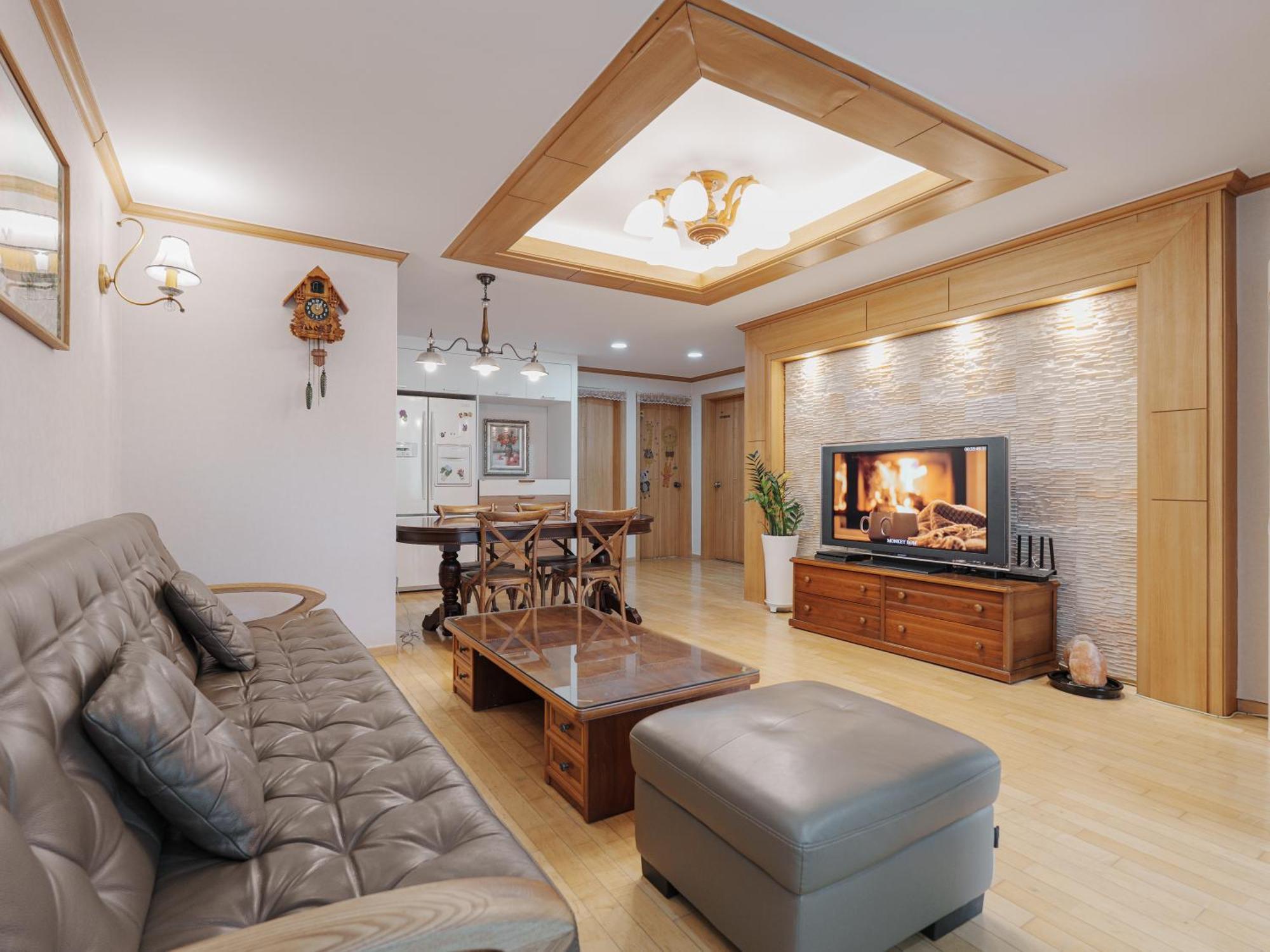 Comfortable 10 Min From Hongik University, 5min From Gajwa Station With Baby Products, 4 Bedrooms 8 People